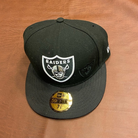 RARE Oakland Raiders 7 3/8 fitted hat - Picture 1 of 4
